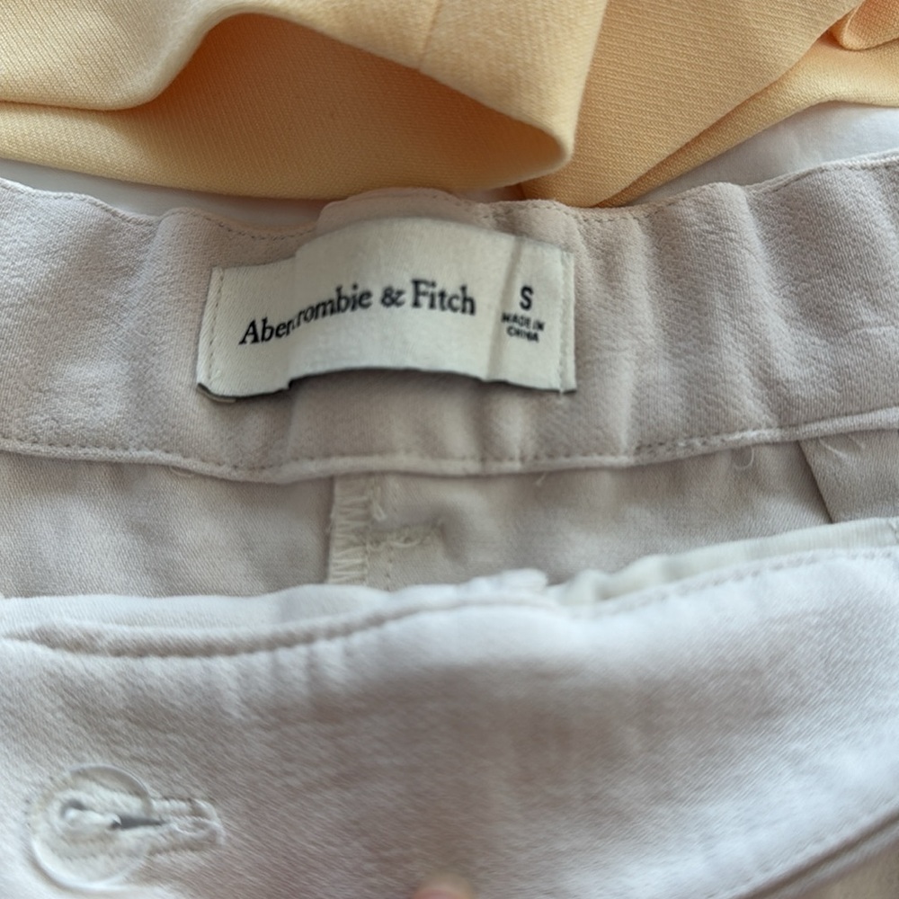 Women’s lot of 4 pair of dress shorts size 4 Abercrombie & Fitch - Picture 3 of 6